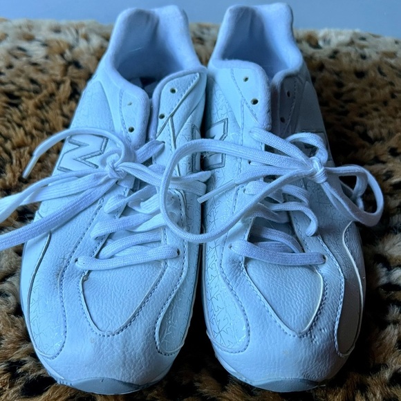 New Balance CW442SW White Leather Sneakers – Women’s Size 8 - Picture 2 of 8